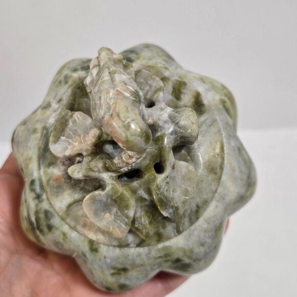 Vintage hand Carved Green Soapstone Bird On leaves Trinket Box 3" tall Stone - Picture 4 of 8